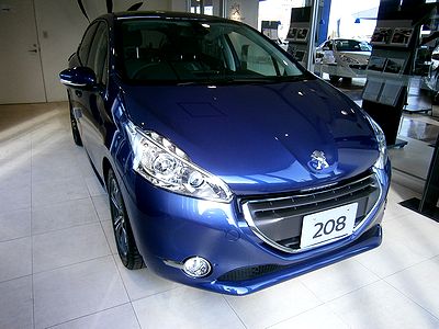 208Cielo、カラドブルーがショウルームに！