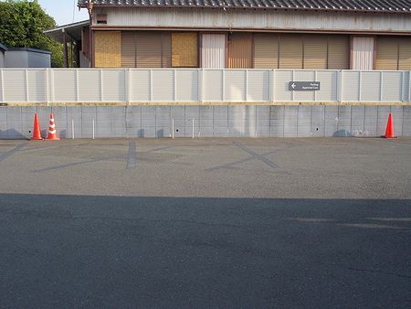 駐車場への道標