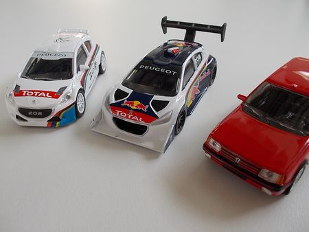 ミニカー（すでに）はいってます！