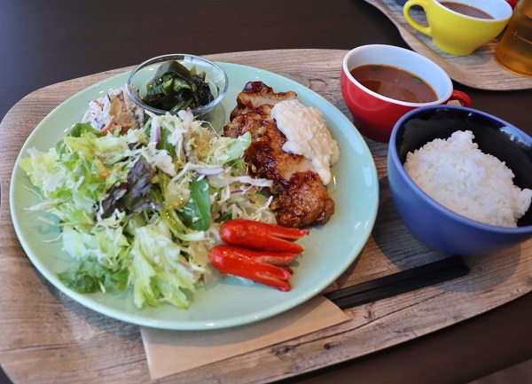 新しいけど懐かしい、心温まるカフェ。