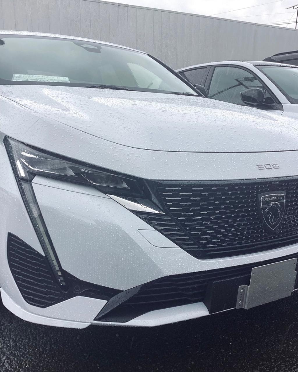 NEW PEUGEOT 308 GT HYBRID のご紹介