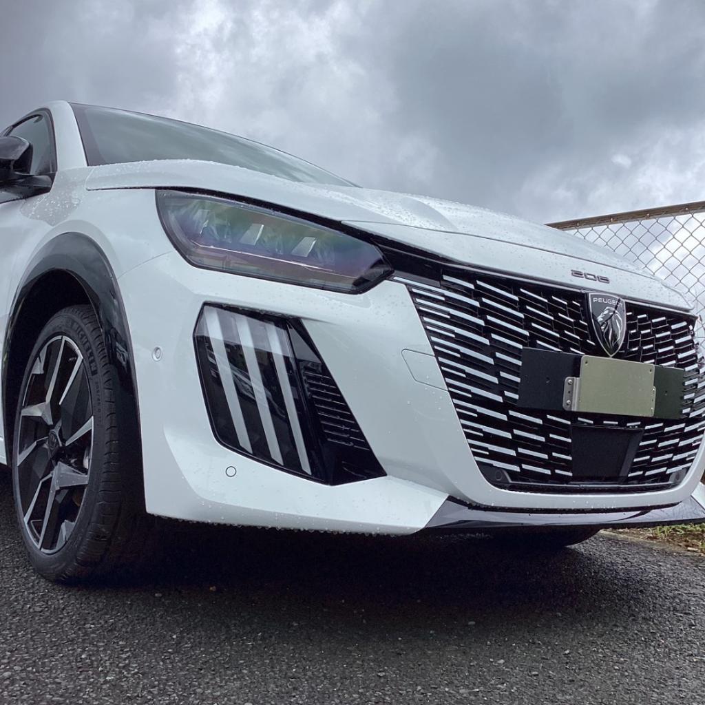 NEW 208 GTの試乗車が到着しました！