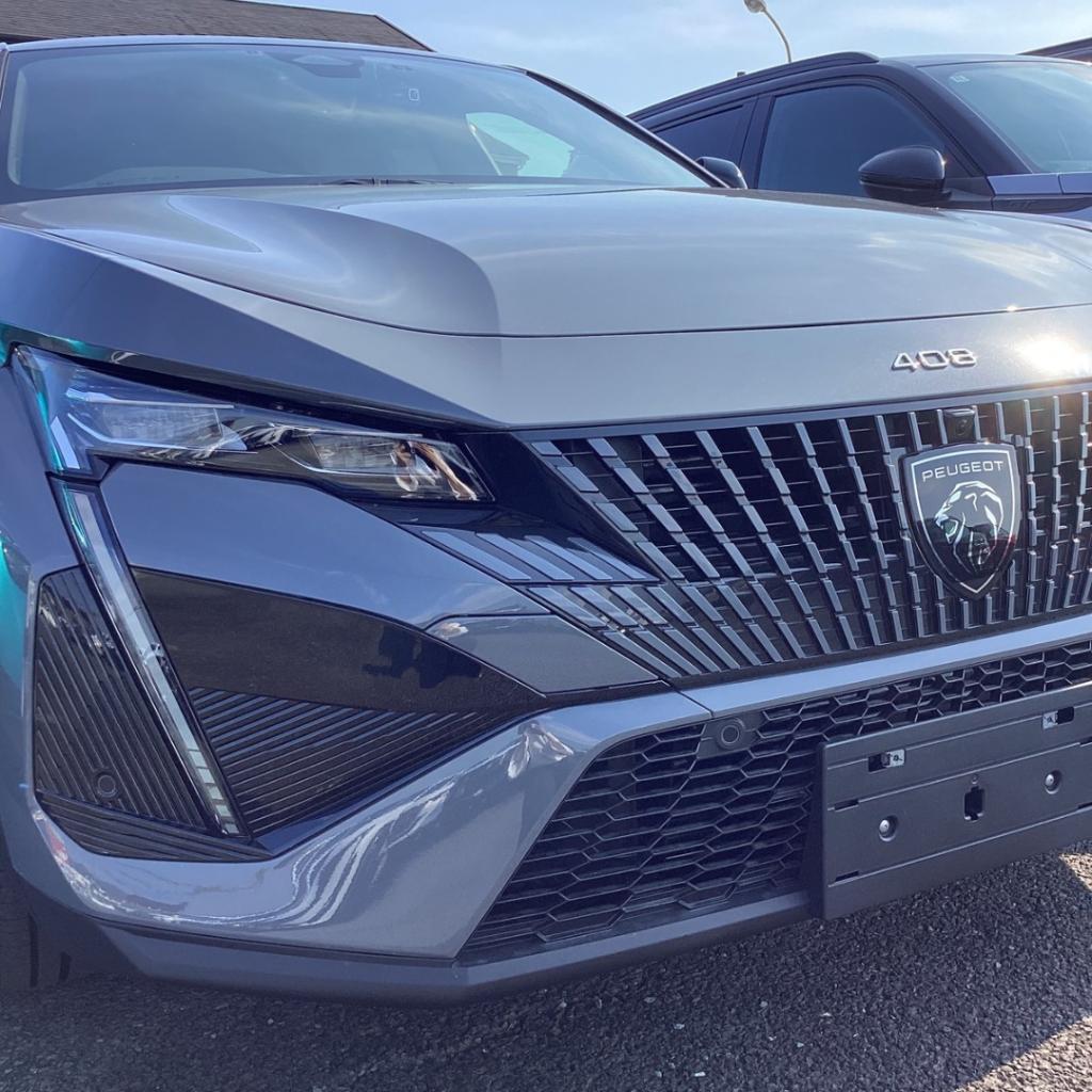 「プジョー408 GT HYBRID セレニウムエディション」のご紹介
