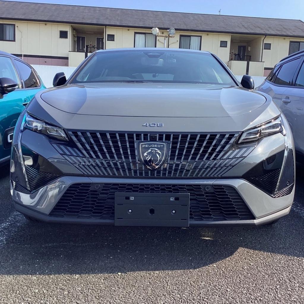 「プジョー408 GT HYBRID セレニウムエディション」のご紹介