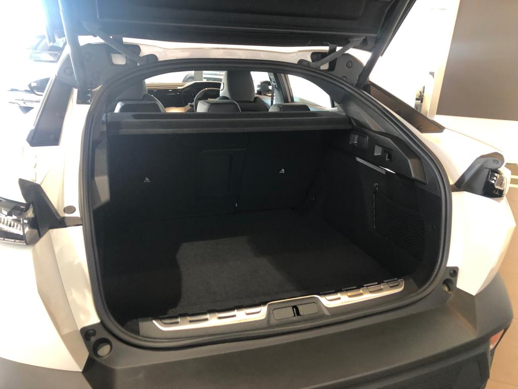 ◇見る人を惹きつける NEW PEUGEOT 408◇