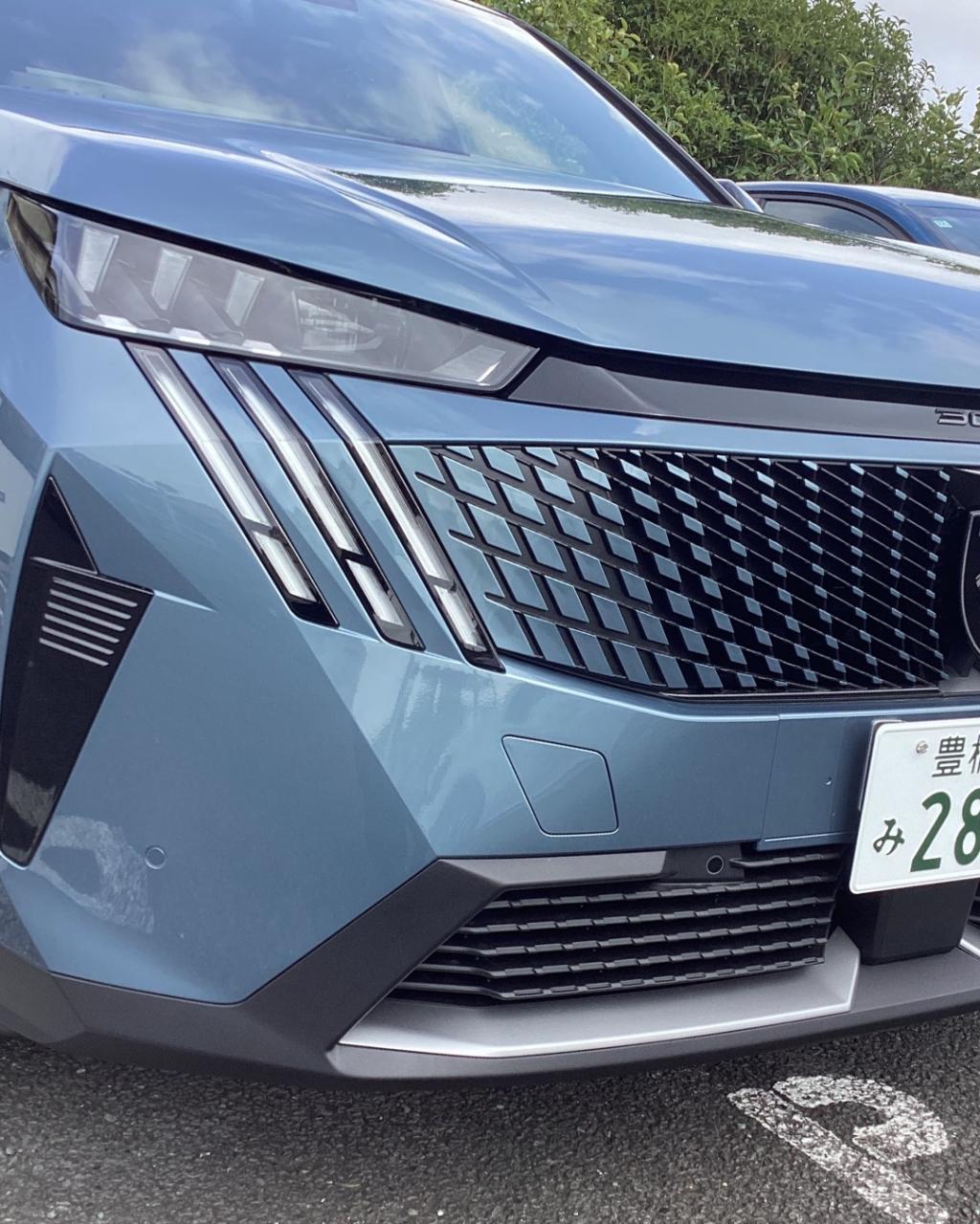 NEW 3008 HYBRID デビュー！