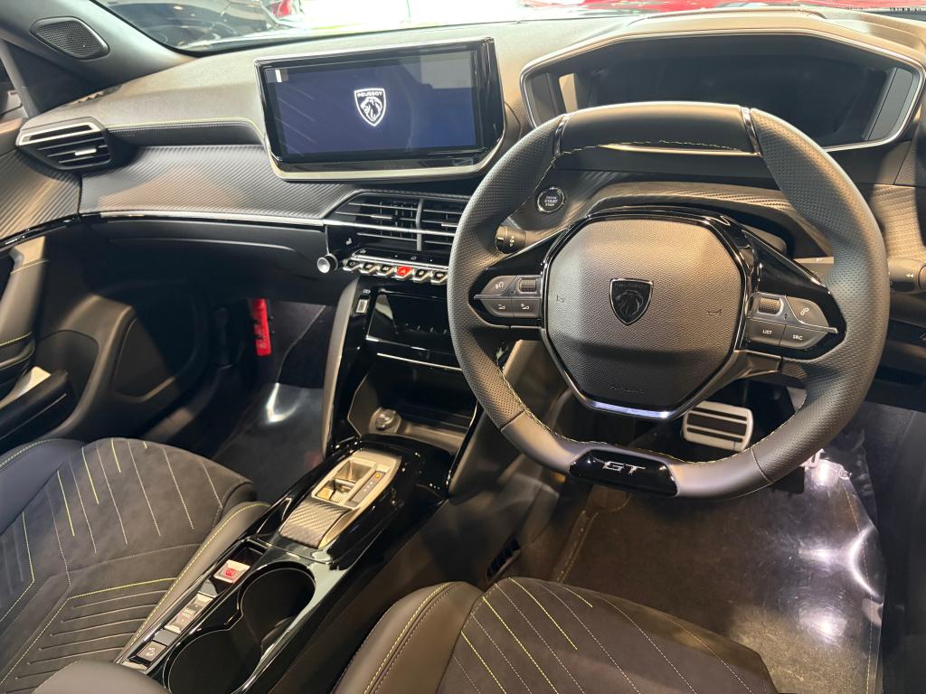展示車入れ替え