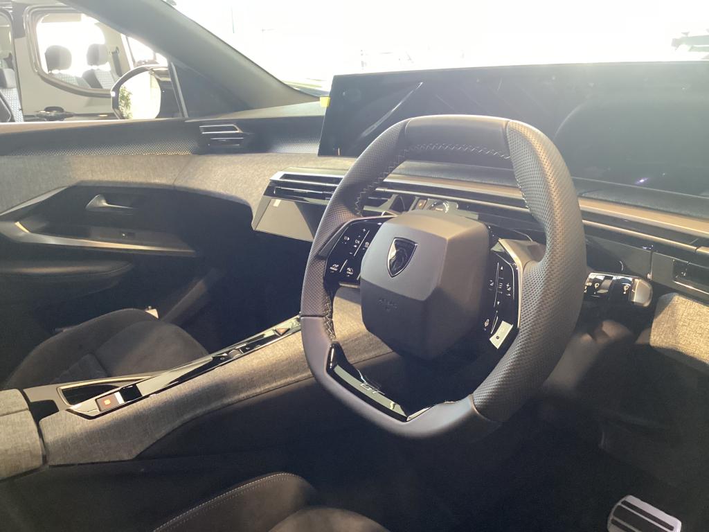 展示車入れ替え