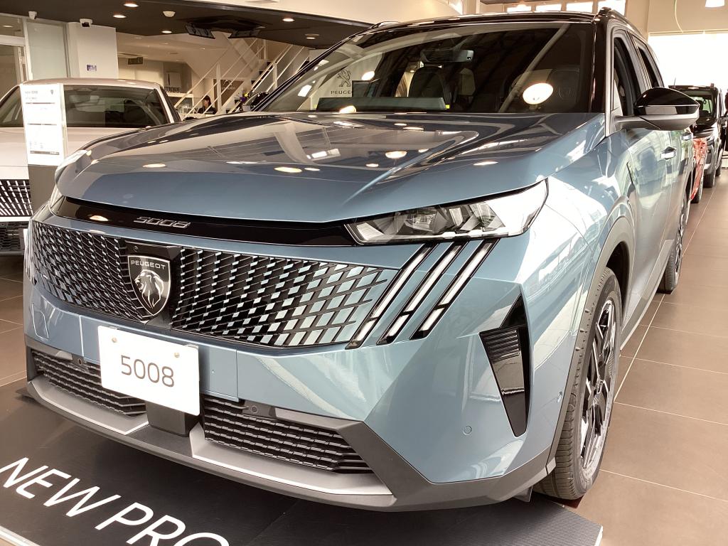 ショールームの展示車