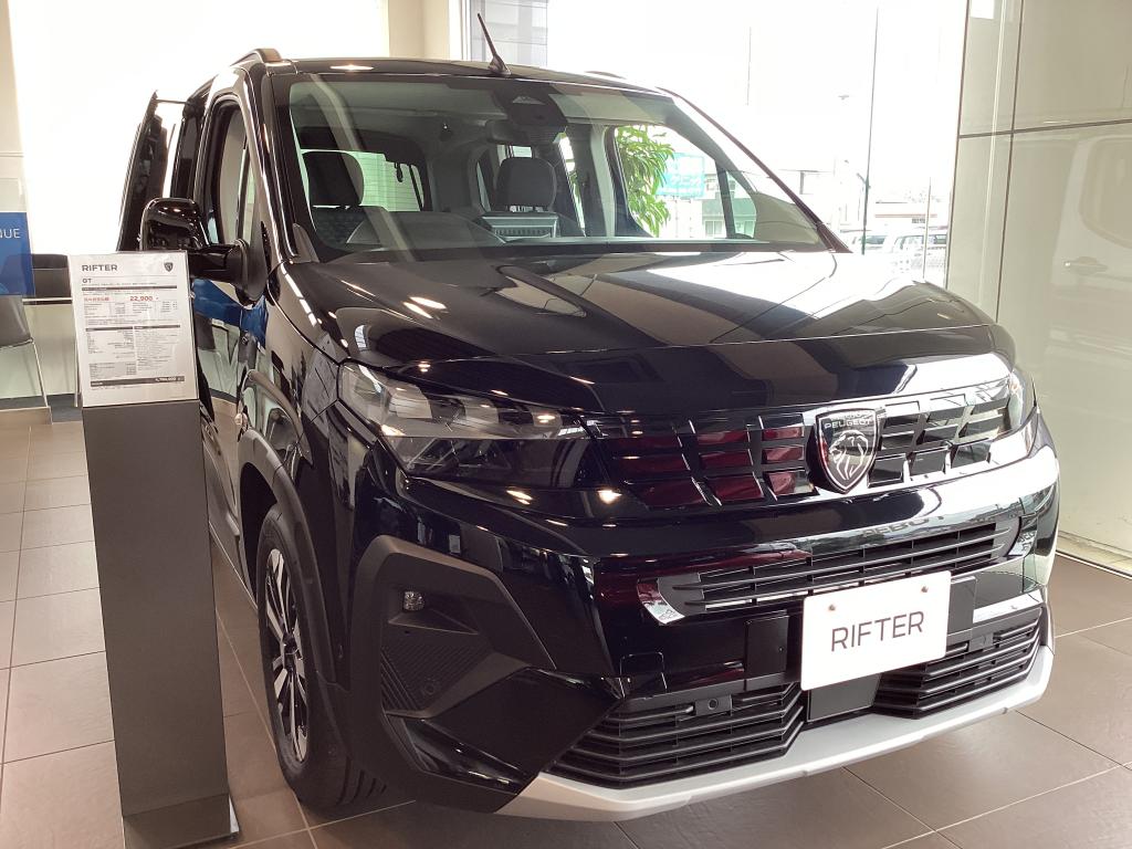 ショールームの展示車